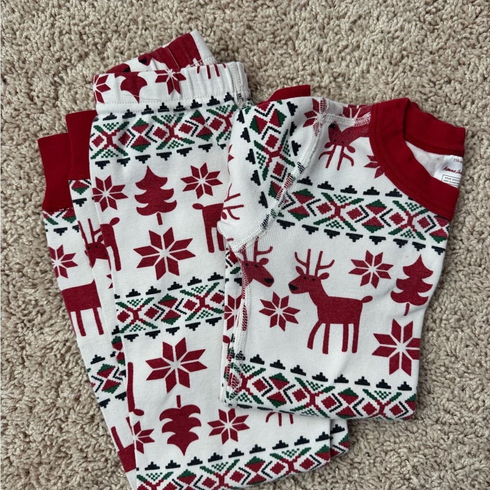 Hanna Andersson Red and White Reindeer Pajama Set - Size 5